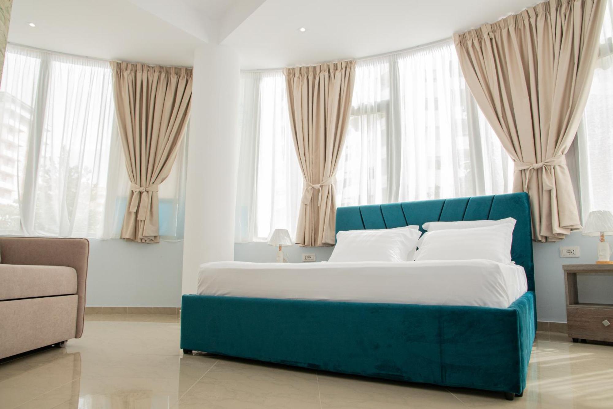 Alv Rent Rooms Vlorë Exteriör bild