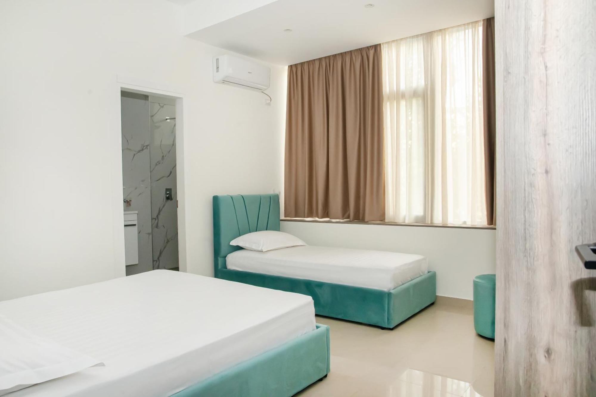 Alv Rent Rooms Vlorë Exteriör bild