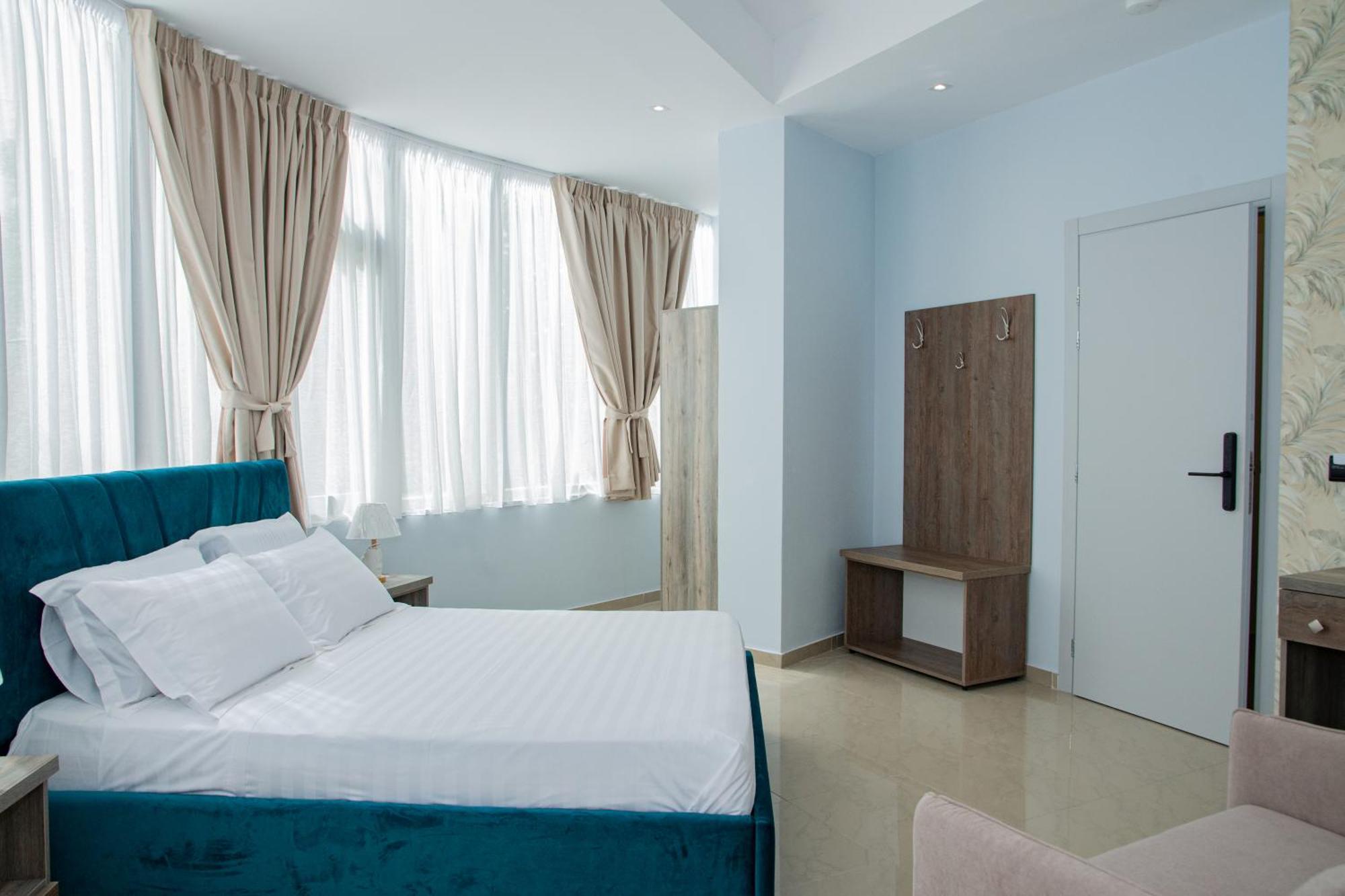 Alv Rent Rooms Vlorë Exteriör bild