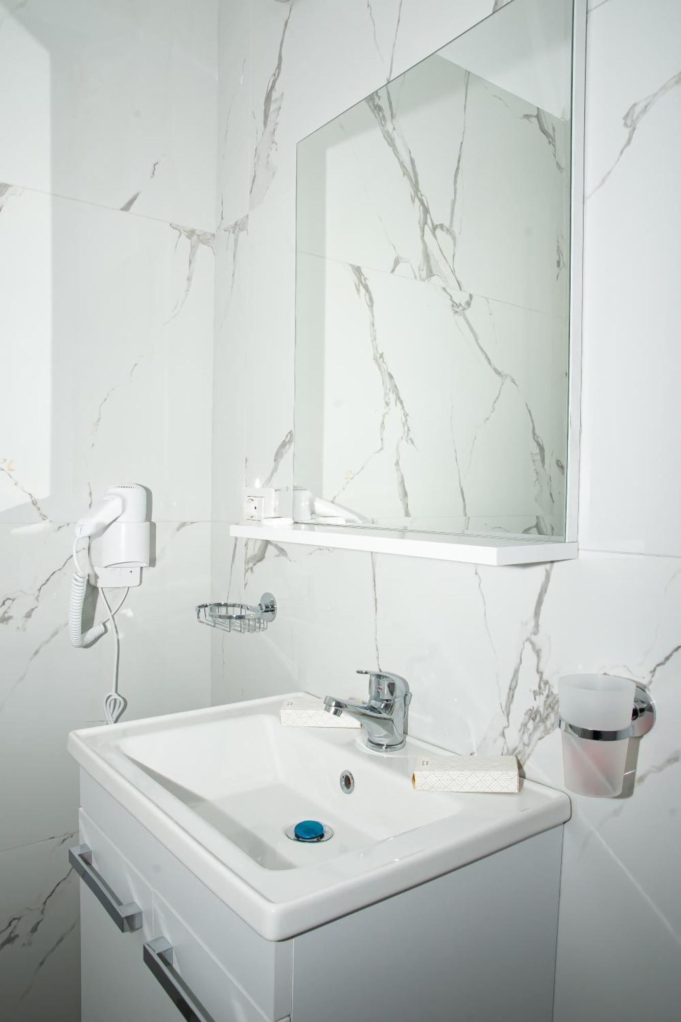 Alv Rent Rooms Vlorë Exteriör bild