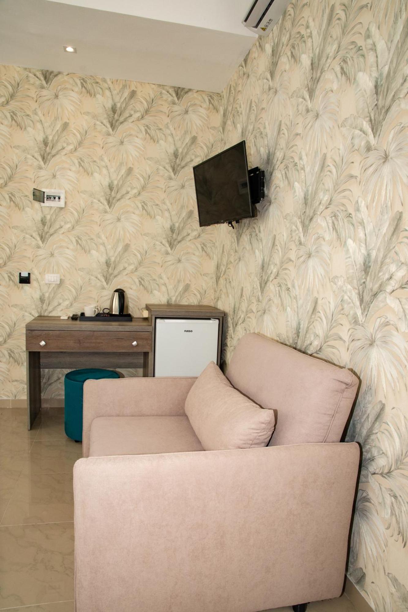 Alv Rent Rooms Vlorë Exteriör bild